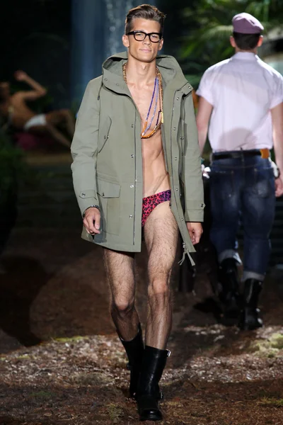 Look 7